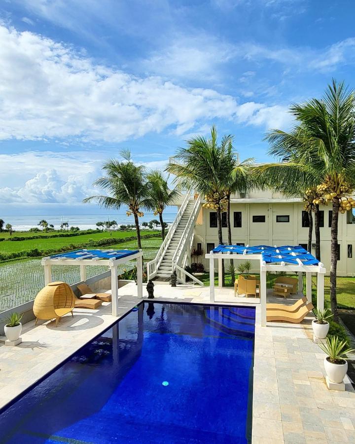 Medewi Manor Aparthotel Airsatang Exterior photo